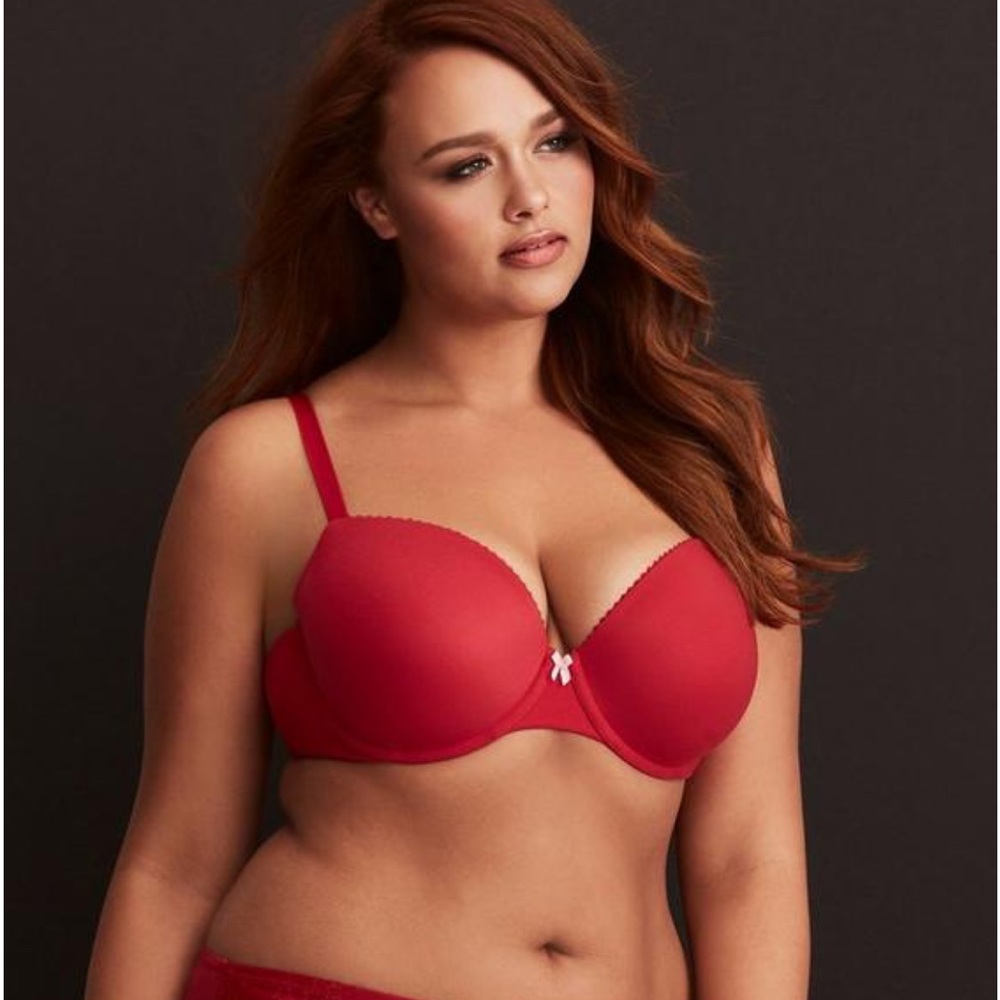 🆕 NWT - lightly lined & back smoothing t-shirt demi bra. 🔥